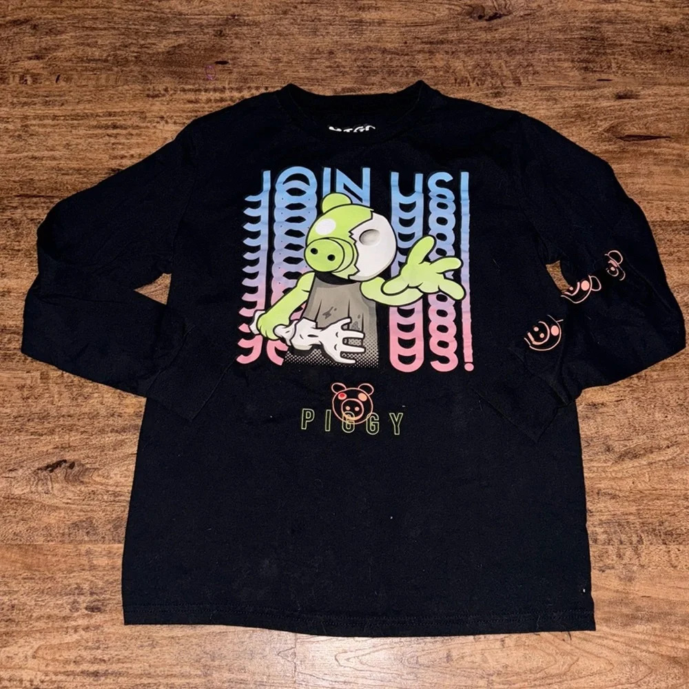 Long sleeve graphic piggy 🐷 tee